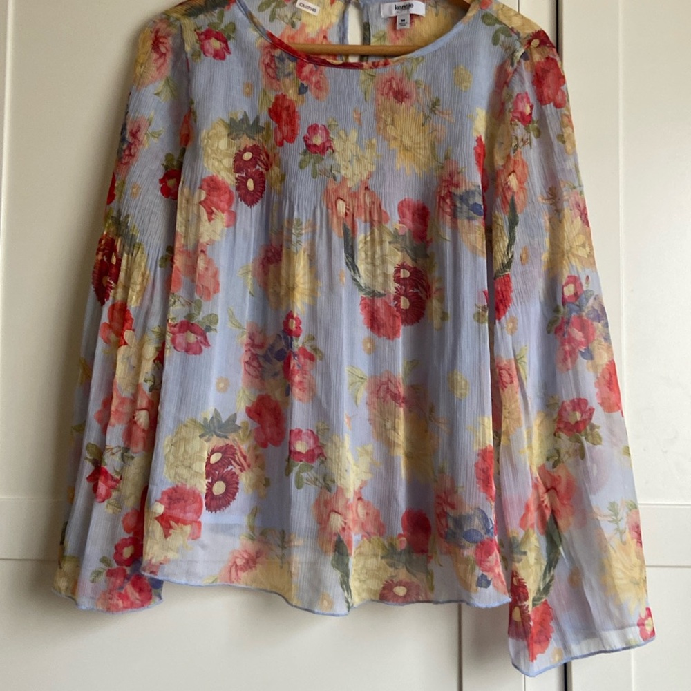 Kensie. Delicate, shear floral blouse